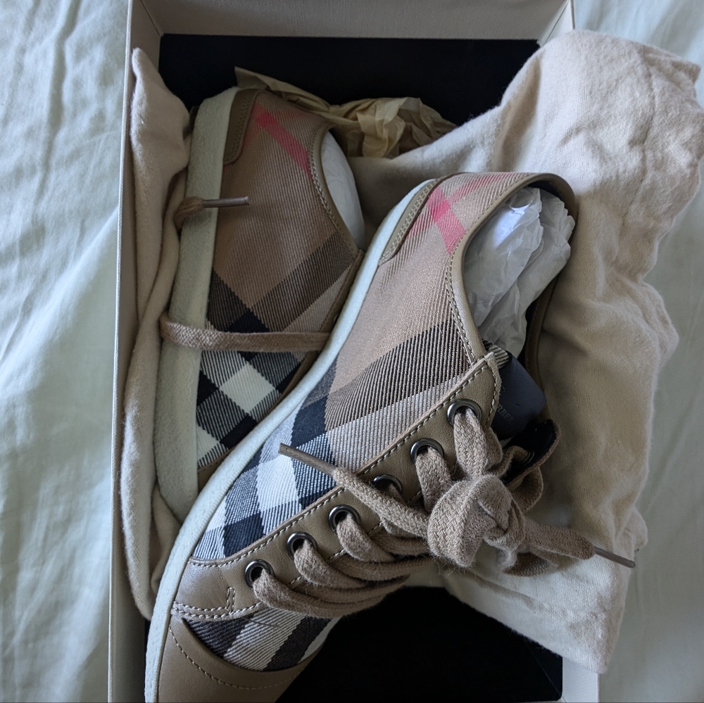 Burberry Vintage Housecheck Low Top Vulcanized Sneaker Size 38 - Picture 4 of 4